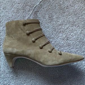 NWT Nine West leather heeled bootie